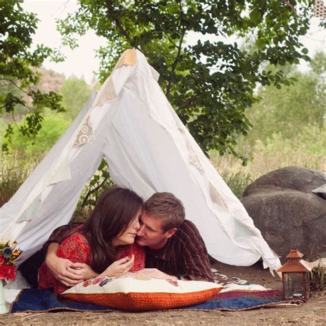 romantic camping|husband and wife camping.